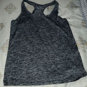 UA workout top